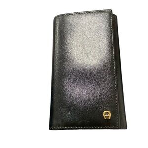 Aigner key case black leather rare sleek key wallet quiet luxury only sold in EU